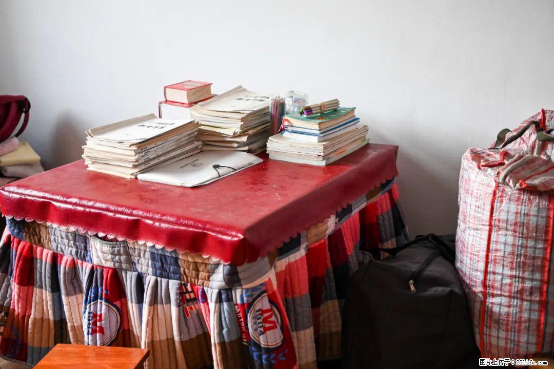 全网追的“扁担女孩”,找了一份暑假工,时薪12元 - 香港生活资讯 - 香港28生活网 hk.28life.com